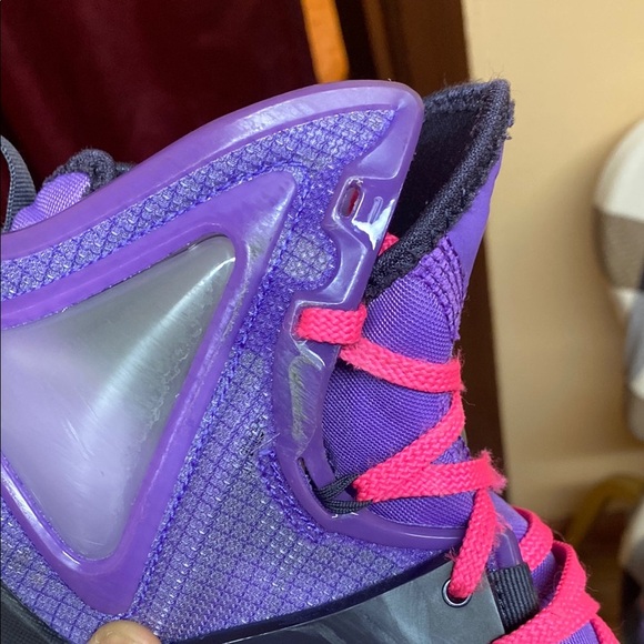 Nike LeBron 19 “DJ Bron Wild Berry Hyper Pink Teal” - Picture 14 of 17